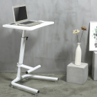 Dizajnový bílý výškově nastavitelný stolek na notebook nebo laptop včetně podnožníku Fiber Mounts M8C49